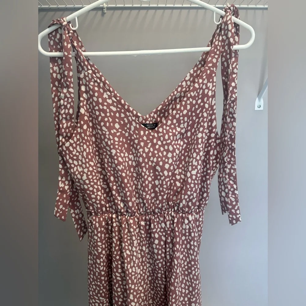 SHEIN size MEDIUM mauve and white animal print ruffled dress with ties.